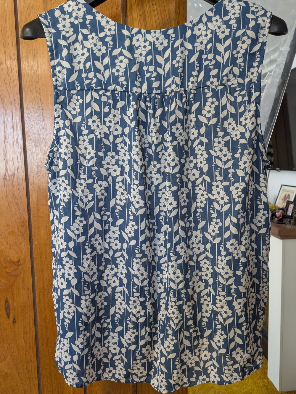 Modcloth Vintage Floral Breezy Blue and White Blouse sleeveless Tan Sz XL - Picture 4 of 5